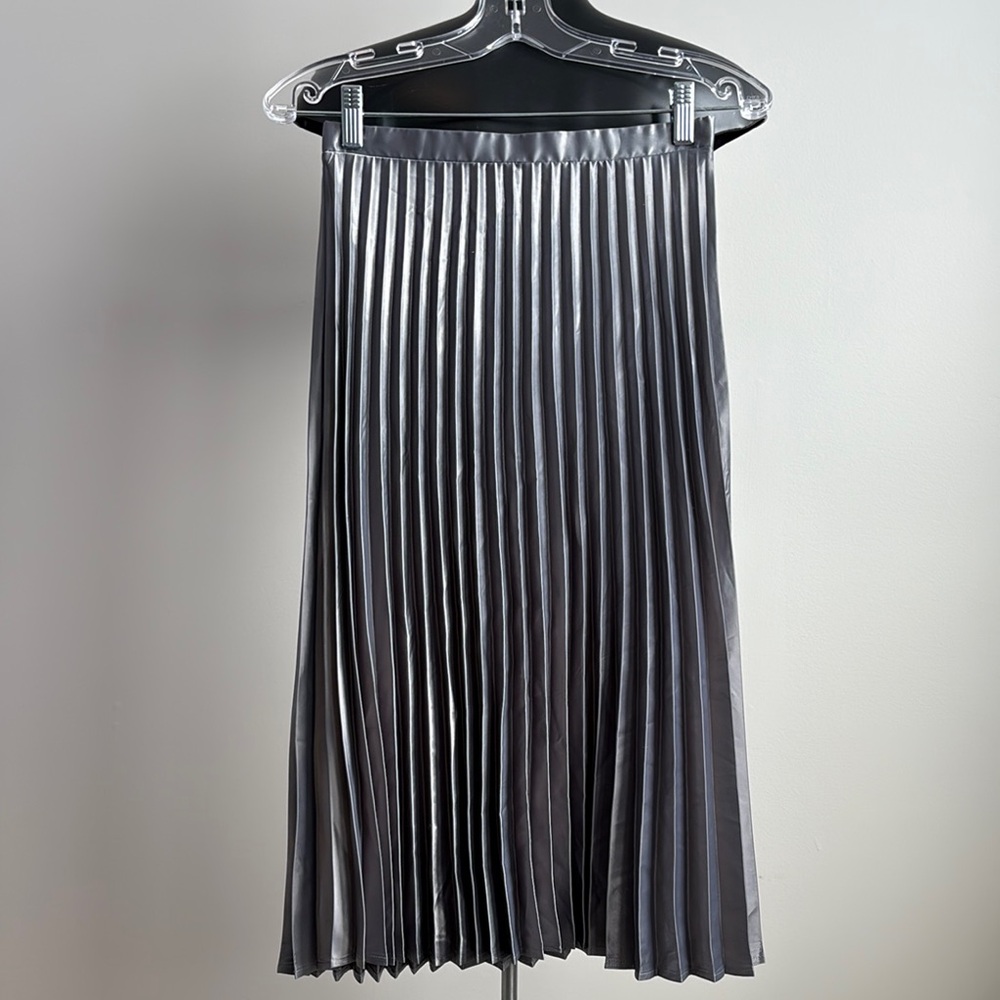Haute Monde Shimmering Silver Pleated Midi Skirt